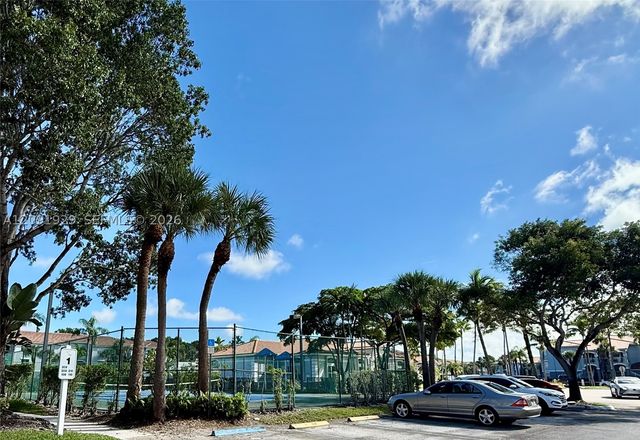 9650 NW 2nd St 4-205, Pembroke Pines, FL 33024