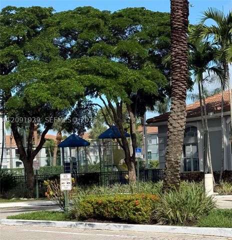 9650 NW 2nd St 4-205, Pembroke Pines, FL 33024