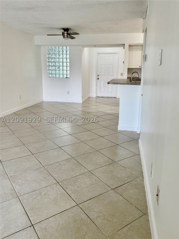 9650 NW 2nd St 4-205, Pembroke Pines, FL 33024