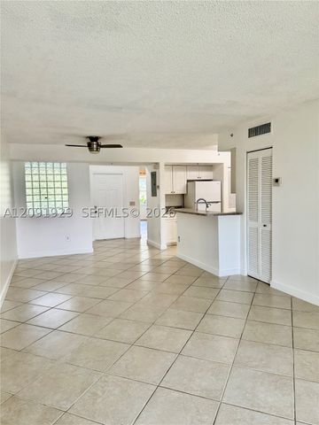 9650 NW 2nd St 4-205, Pembroke Pines, FL 33024