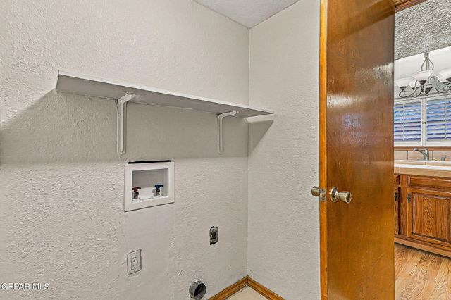 1377 VISTA GRANADA Drive, El Paso, TX 79936