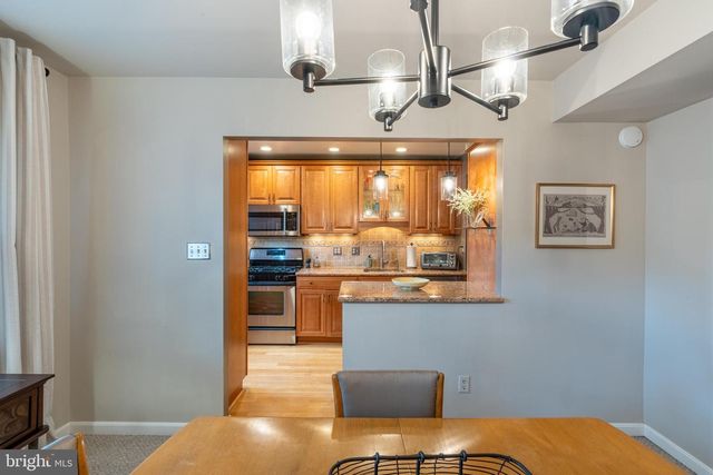 19 BURNSWAY CT #9E, Baltimore, MD 21236