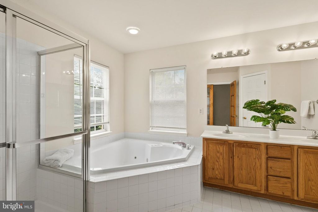 Image 10 of property listing at 1709 WOODRUFF WAY, Frederick, MD 21701