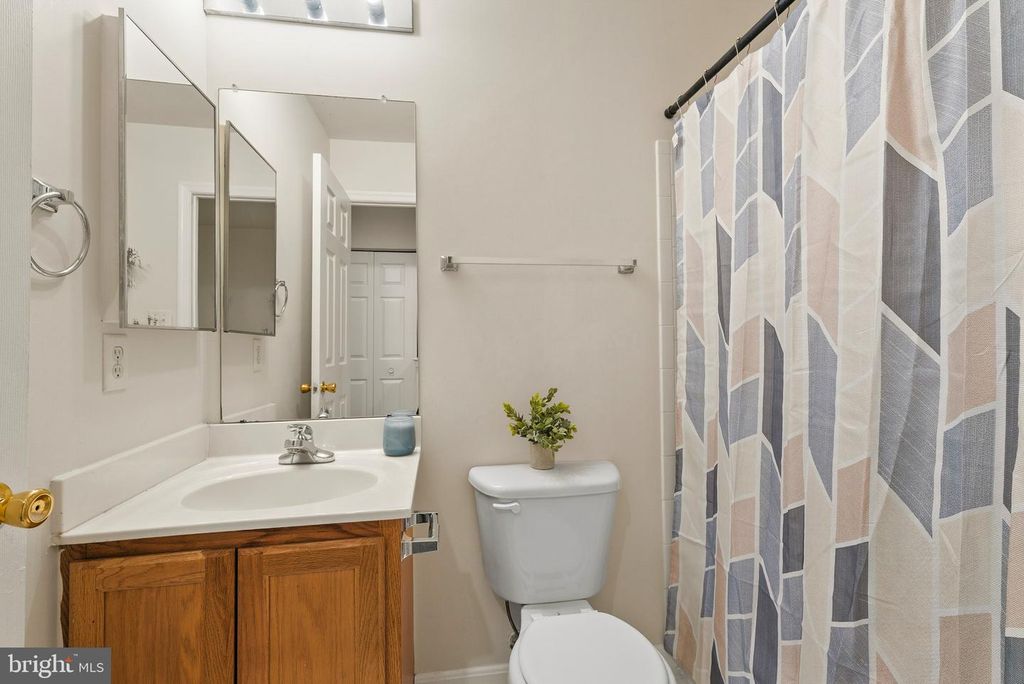 Image 11 of property listing at 1709 WOODRUFF WAY, Frederick, MD 21701