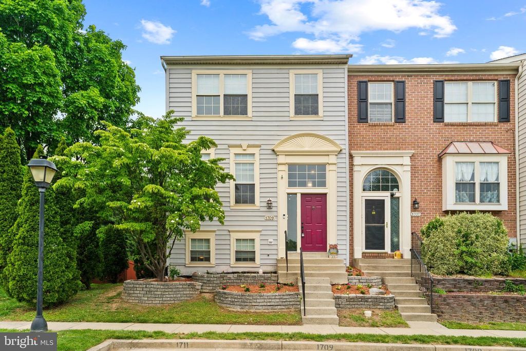 Image 2 of property listing at 1709 WOODRUFF WAY, Frederick, MD 21701