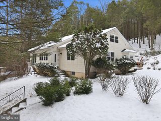 172 EVERGREEN HOLLOW RD, Effort, PA 18330