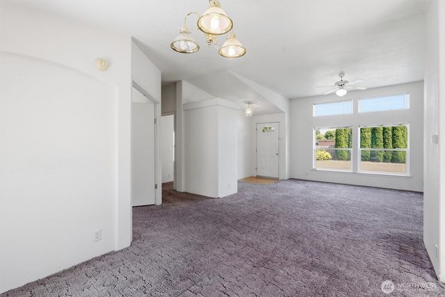 627 Andrew Drive, Burlington, WA 98233