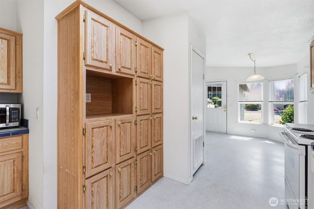 627 Andrew Drive, Burlington, WA 98233