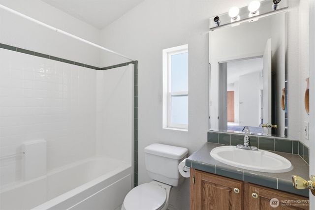 627 Andrew Drive, Burlington, WA 98233