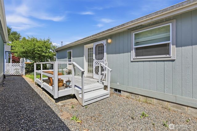 627 Andrew Drive, Burlington, WA 98233