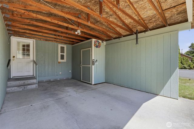 627 Andrew Drive, Burlington, WA 98233