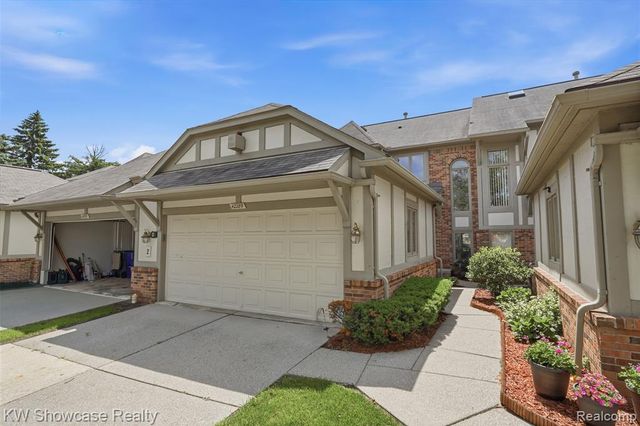 42289 Saratoga Circle 8, Canton, MI 48187