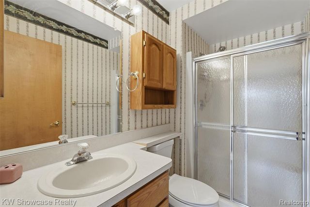 42289 Saratoga Circle 8, Canton, MI 48187