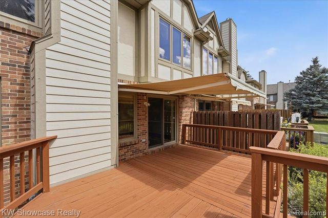 42289 Saratoga Circle 8, Canton, MI 48187