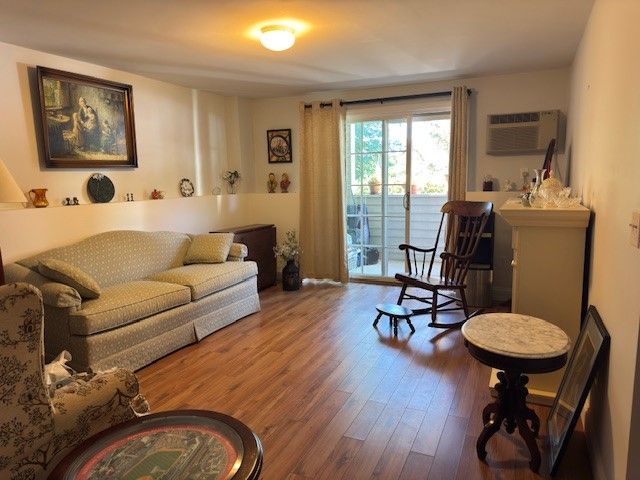 669 Metacom Avenue 17, Bristol, RI 02809