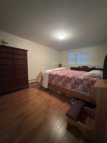 669 Metacom Avenue 17, Bristol, RI 02809
