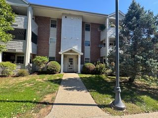 669 Metacom Avenue 17, Bristol, RI 02809