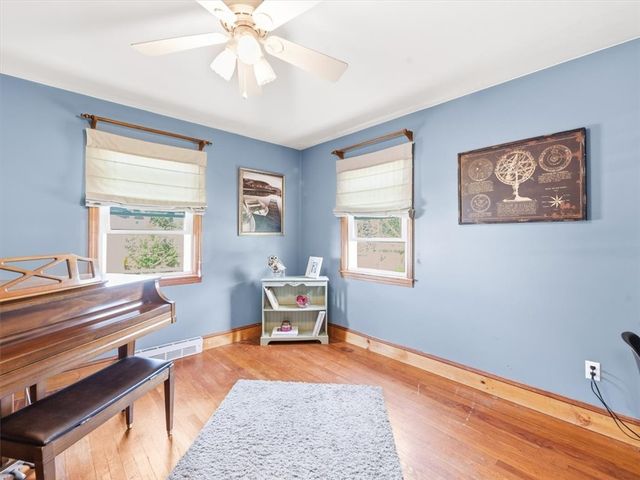 130 Winslow Avenue, Somerset, MA 02726
