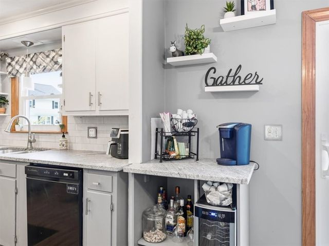 130 Winslow Avenue, Somerset, MA 02726