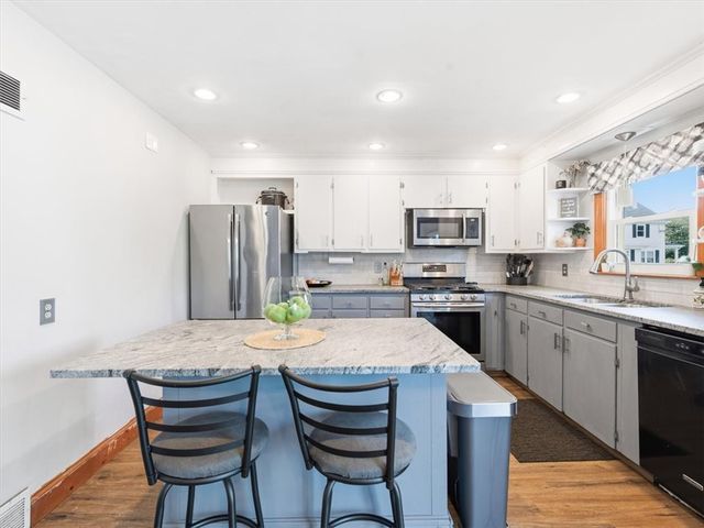 130 Winslow Avenue, Somerset, MA 02726