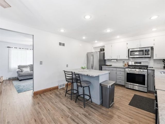 130 Winslow Avenue, Somerset, MA 02726