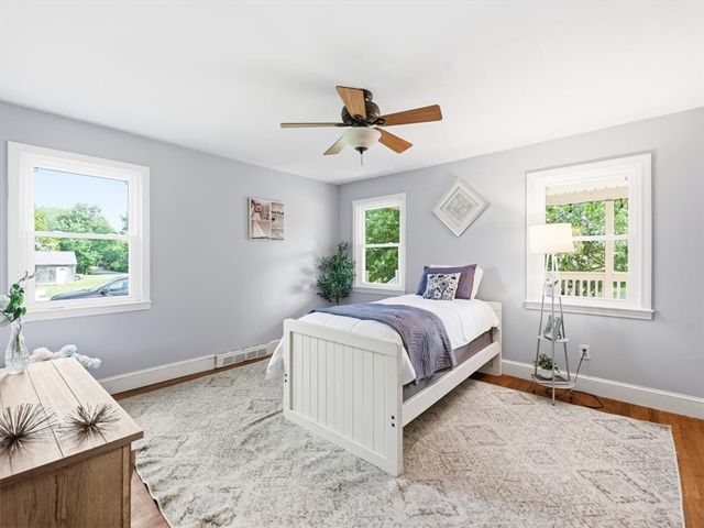 130 Winslow Avenue, Somerset, MA 02726