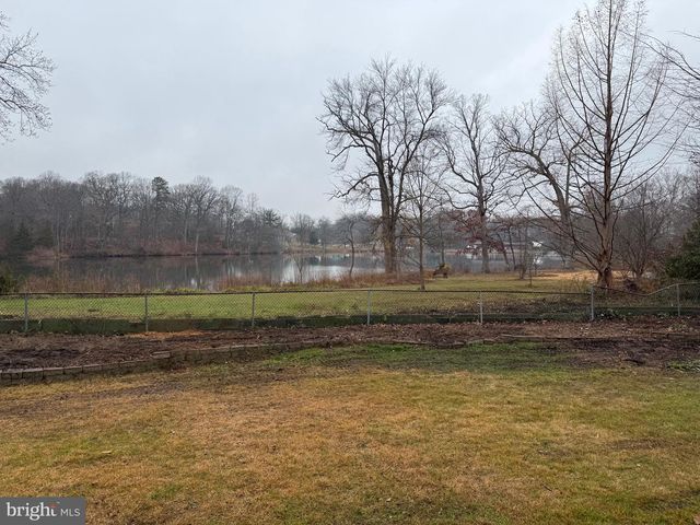 448 LAKE AVE, Pitman, NJ 08071