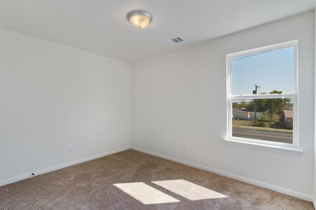 2002 2nd ST 402, Taylor, TX 76574