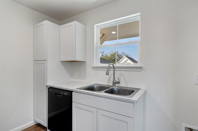 2002 2nd ST 402, Taylor, TX 76574