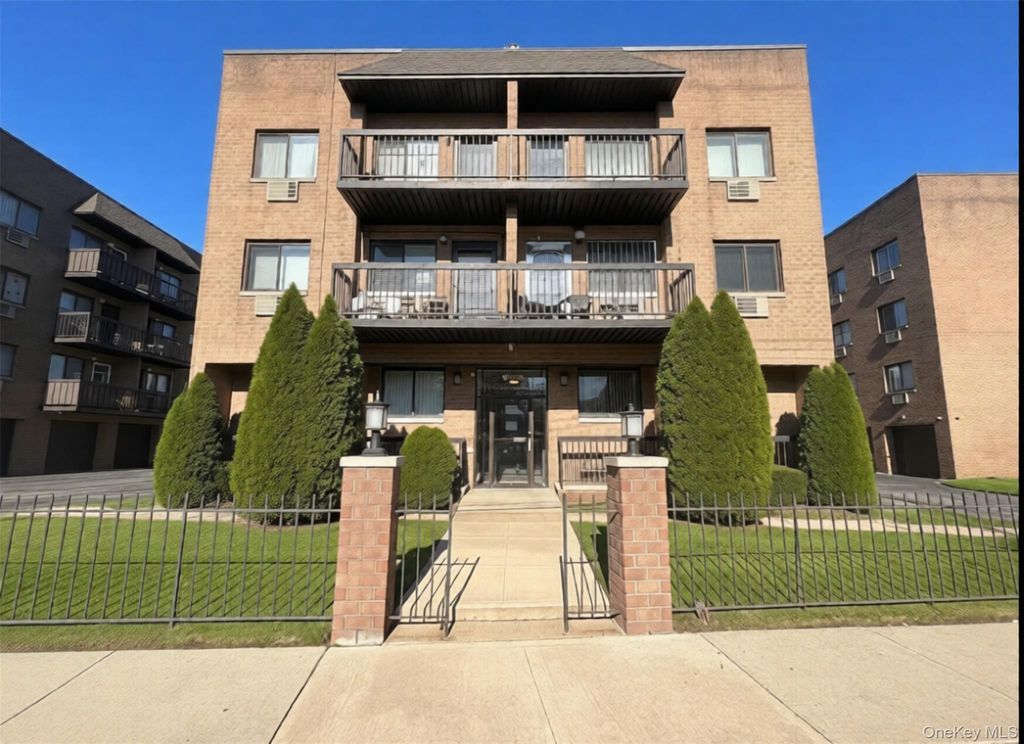 9711 N Conduit Avenue 2C, Ozone Park, NY 11417 — exterior