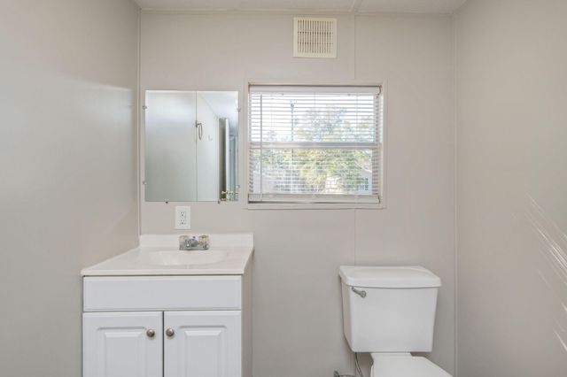 4451 Goldfinch Way, Crestview, FL 32539