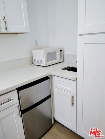 1217 S Orange Grove Avenue, Los Angeles, CA 90019