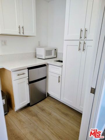 1217 S Orange Grove Avenue, Los Angeles, CA 90019