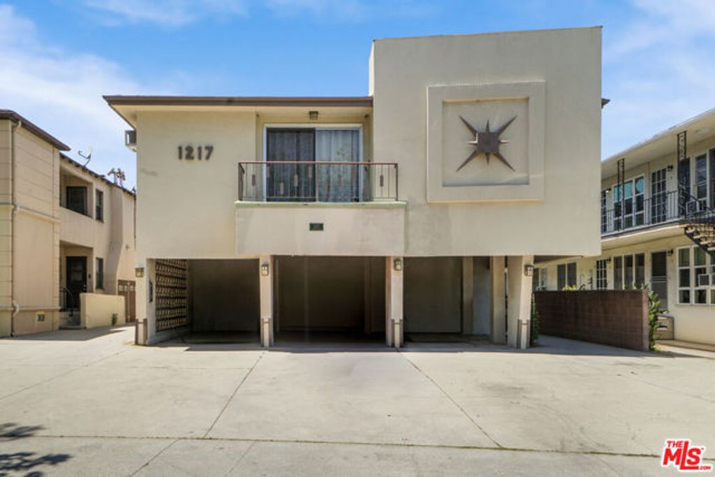 1217 S Orange Grove Avenue, Los Angeles, CA 90019