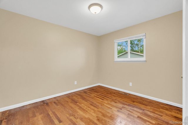 744 Hartner Drive, Holly Village, MI 48442