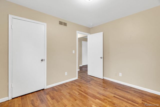 744 Hartner Drive, Holly Village, MI 48442