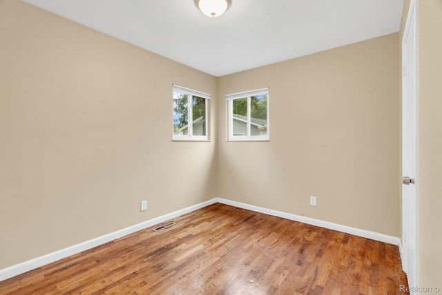 744 Hartner Drive, Holly Village, MI 48442