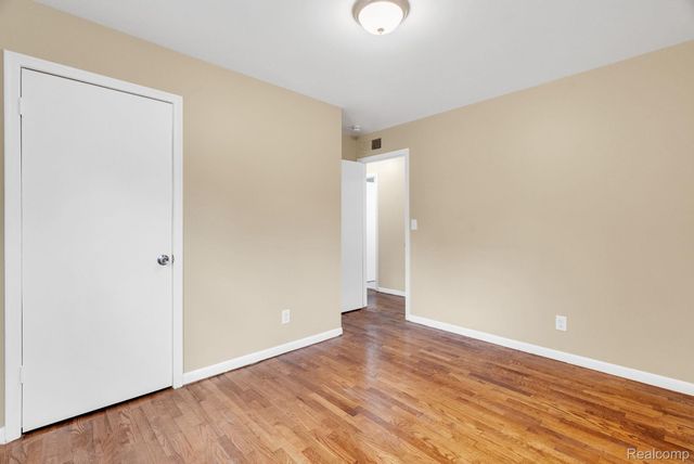 744 Hartner Drive, Holly Village, MI 48442