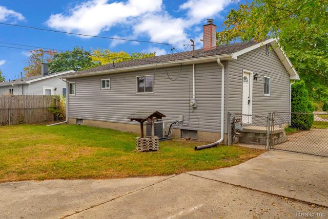 744 Hartner Drive, Holly Village, MI 48442