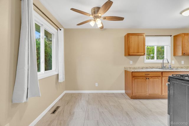 744 Hartner Drive, Holly Village, MI 48442