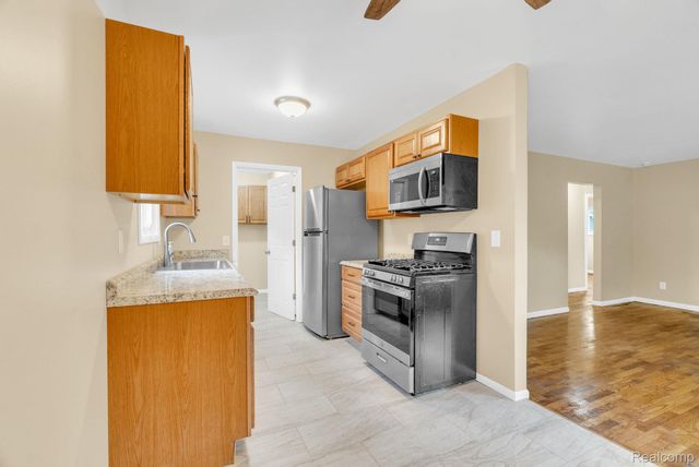 744 Hartner Drive, Holly Village, MI 48442