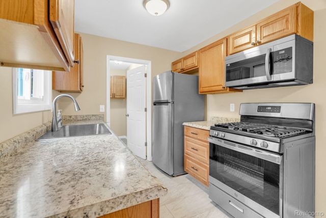 744 Hartner Drive, Holly Village, MI 48442