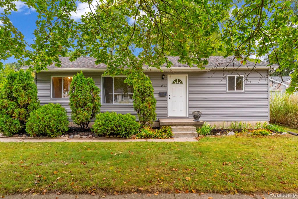 744 Hartner Drive, Holly Village, MI 48442