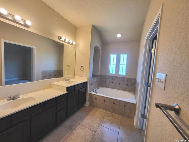 23831 Stately Oaks, San Antonio, TX 78260
