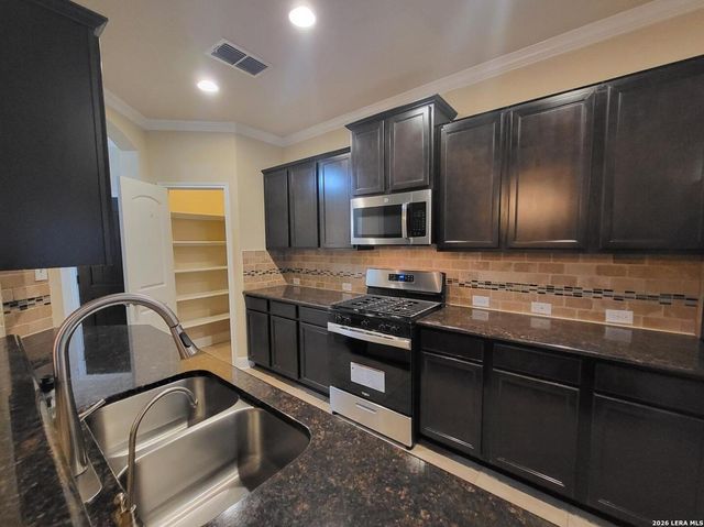 23831 Stately Oaks, San Antonio, TX 78260