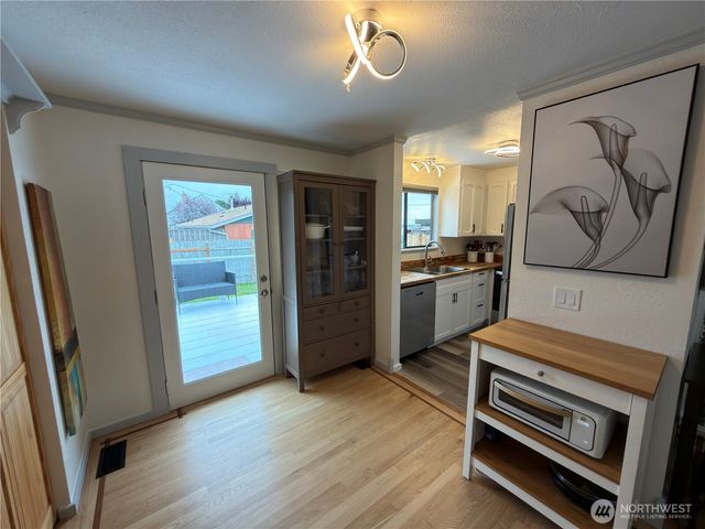 826 N Beech Street, Port Angeles, WA 98362