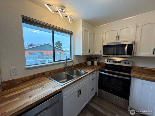 826 N Beech Street, Port Angeles, WA 98362