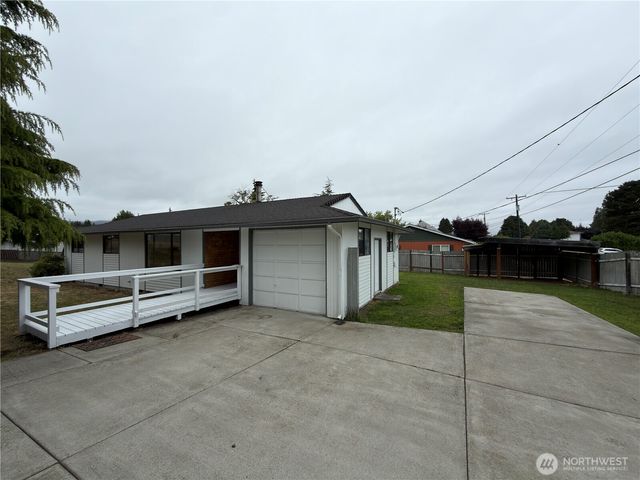 826 N Beech Street, Port Angeles, WA 98362