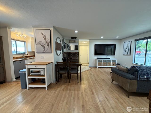 826 N Beech Street, Port Angeles, WA 98362