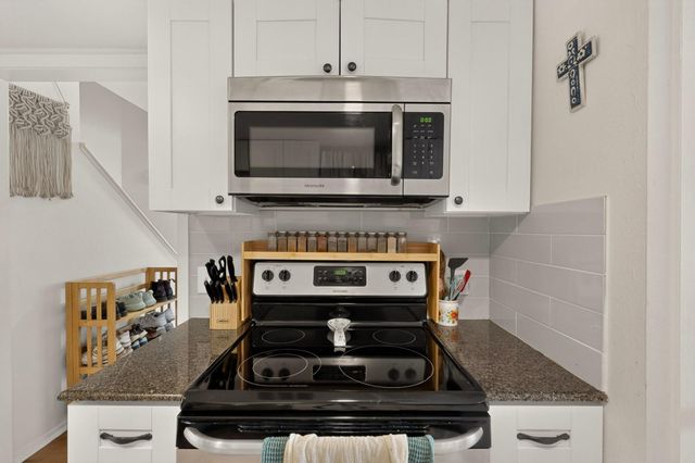 2613 Ektom DR C, Austin, TX 78745